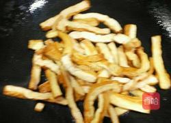 豆腐干炒韭菜的做法图解3