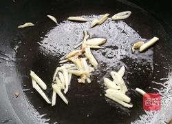 芹菜蒜苗炒腊肉的做法图解5
