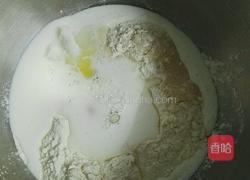 草莓馅•芝麻面包的做法图解1