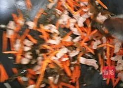 胡萝卜海带丝炒肉的做法图解7