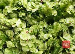 榆钱炒鸡蛋的做法图解1