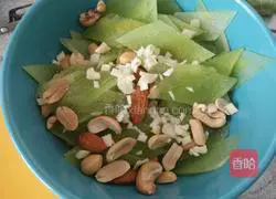Illustration of how to make cold lettuce and nuts 5