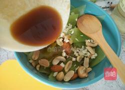 凉拌莴苣坚果的做法图解7