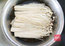 玉米面鱼丸菌汤的做法图解2