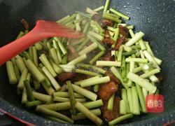 蒜苔炒肉的做法图解7