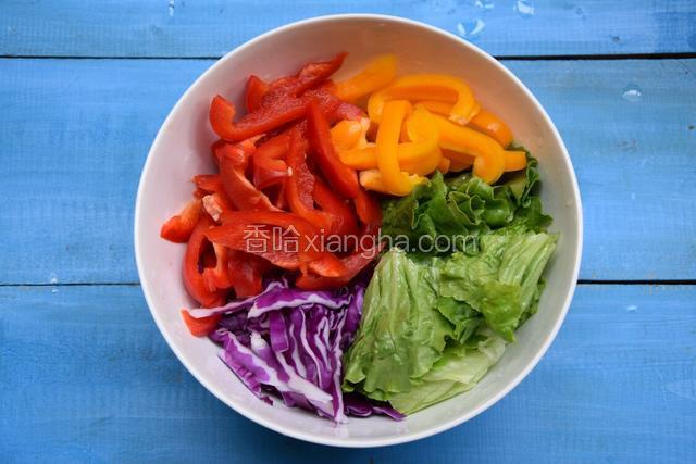 将所有食材切块