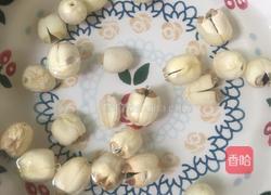 莲子小肠汤的做法图解1