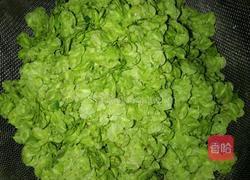 榆钱鹅蛋玉米面煎饼的做法图解1