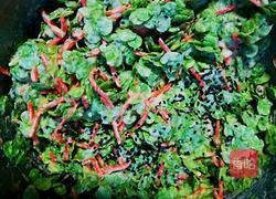 榆钱鹅蛋玉米面煎饼的做法图解4