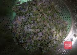 小炒紫藤花腊肉的做法图解4
