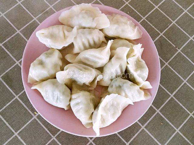 馅大皮薄的饺子可以开吃了！