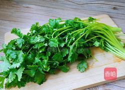 香菜丸子汤的做法图解1