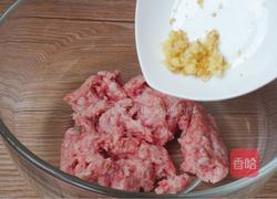 香菜丸子汤的做法图解2