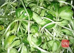 凉拌豆苗的做法图解1