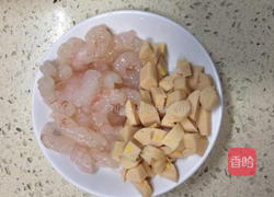 菠萝新吃法~菠萝虾仁五彩饭的做法图解4