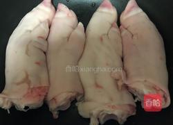 花生猪蹄的做法图解1