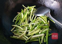 蒜薹炒腊肠的做法图解7
