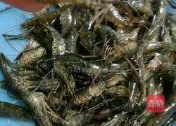 油爆河虾的做法图解1