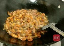 油爆河虾的做法图解7