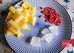 枸杞菠萝银耳汤的做法图解3