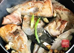 焖三文鱼头的做法图解11