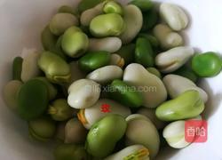  腊肠蚕豆的做法图解3