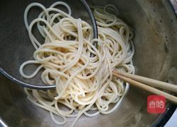 奶油蘑菇培根意面的做法图解5