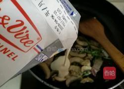 奶油蘑菇培根意面的做法图解8