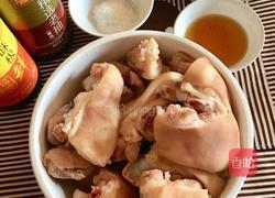 秘制猪蹄的做法图解3