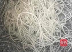 萝卜丝炒粉条的做法图解2