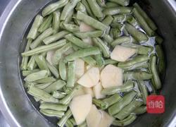 懒人肉丝豆角焖面的做法图解1