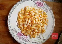 紫甘蓝炒玉米粒的做法图解1