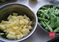芸豆炖土豆的做法图解1