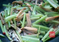 芹菜炒腐竹的做法图解15