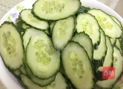 腐竹炒黄瓜的做法图解2
