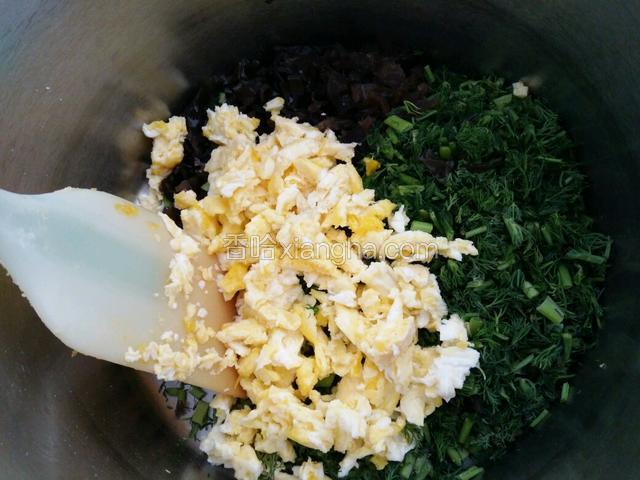 放凉后加入大碗里