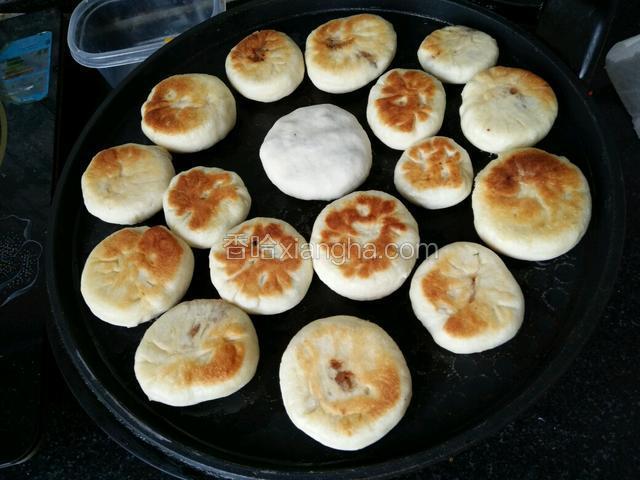 烙至两面金黄即可