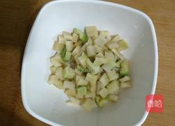 油辣萝卜丁的做法图解3