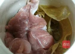 花胶洋参炖猪腱的做法图解4