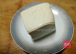 肉末榨菜香菇蒸豆腐的做法图解1