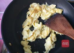 海鲜菇鸡蛋炒荷兰豆的做法图解8