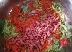 角瓜胡萝卜火腿煎饼的做法图解1