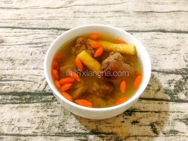 滋补的党参羊肉汤就炖好啦