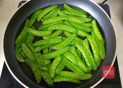 荷兰豆炒木耳的做法图解4