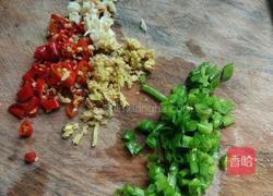 生拌茼蒿菜的做法图解3