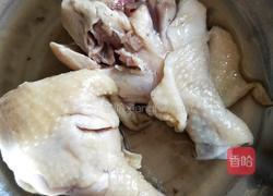 小蘑菇炖鸡腿的做法图解2