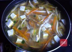 菌菇豆腐汤的做法图解9