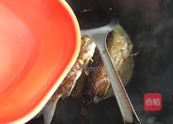 香煎鲫鱼的做法图解6