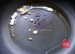 荷兰豆炒黑木耳的做法图解3