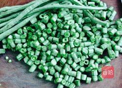 肉末豆角的做法图解1